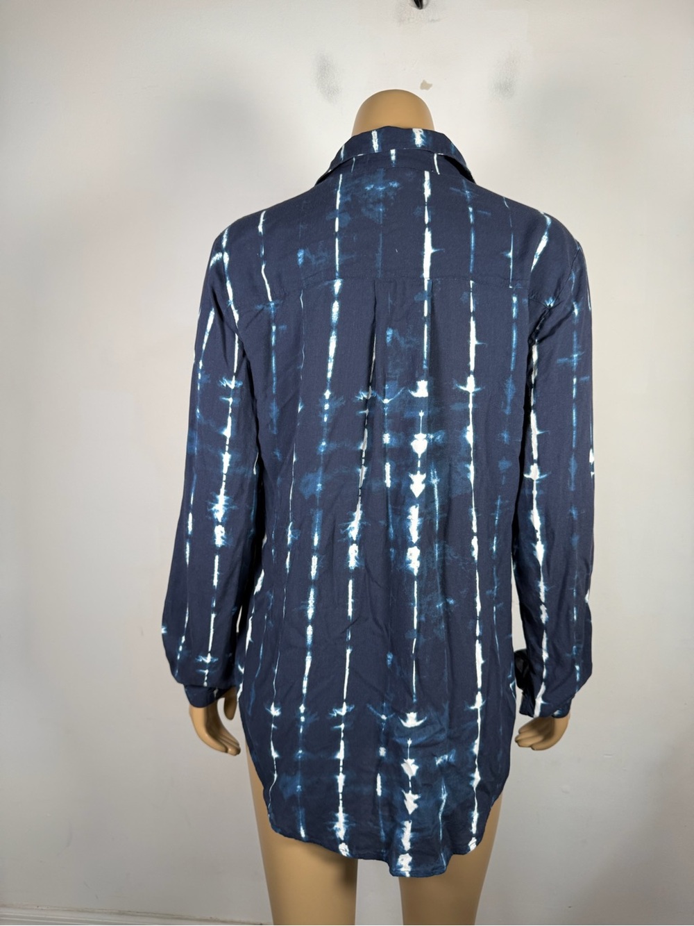 Cloth & Stone Anthropologie Women’s Size Small Tie Dye Rayon Button Down Shirt - Picture 4 of 7